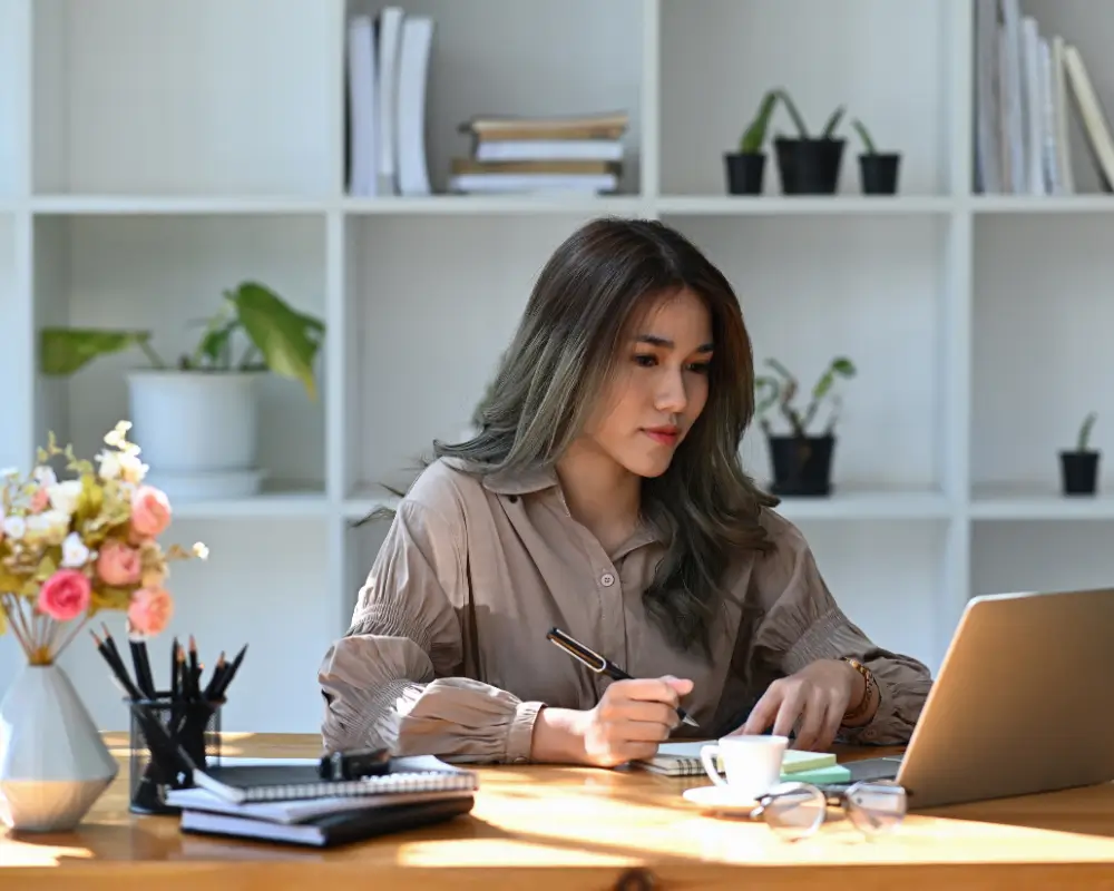 woman using Meta AI app to find viral content ideas for Facebook and Instagram in her niche